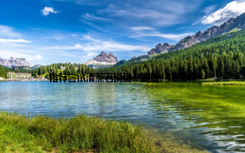 推荐尝试清蒸石斑鱼、鲍鱼、海胆等